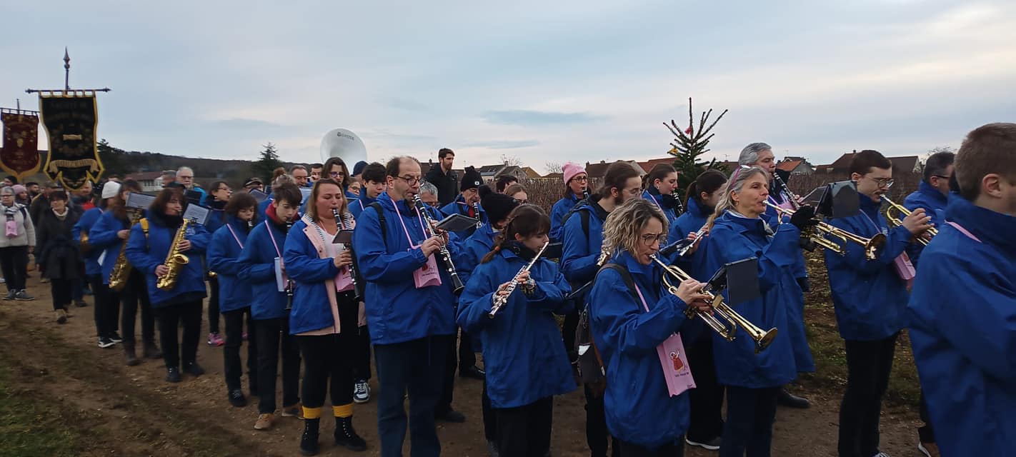 L'Harmonie de Nuits-Saint-Georges lors d'un défilé