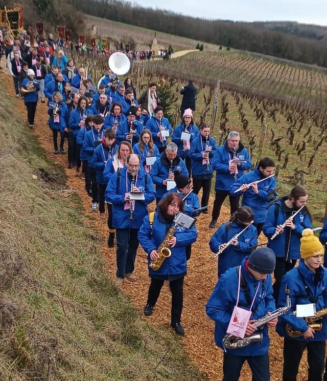 Défilé à la Saint-Vincent de l'Harmonie de Nuits-Saint-Georges